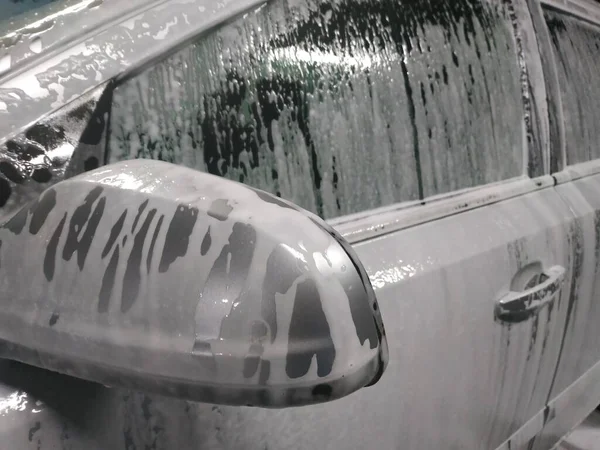 Auto Auf Dem Waschbecken Auto Schaumstoffrückspiegel — Stockfoto