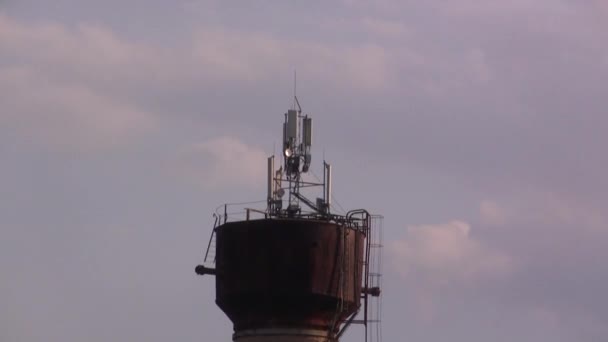 Κεραίες Τηλεφώνου Και Διαδικτύου Πύργος Επικοινωνίας Υψηλής Ποιότητας Υλικό Fullhd — Αρχείο Βίντεο