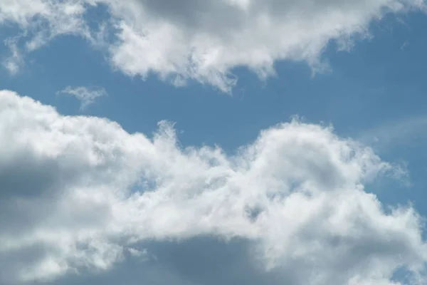 Wolken Blauen Himmel Einem Sonnigen Tag Sonniger Himmel Hintergrund — Stockfoto