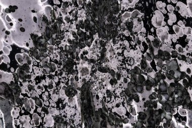 Karanlık soyut dokulu arka planlar. Lekeler ve lekeler. Alkol mürekkebi.