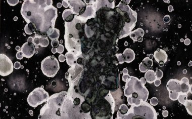 Karanlık soyut dokulu arka planlar. Lekeler ve lekeler. Alkol mürekkebi.