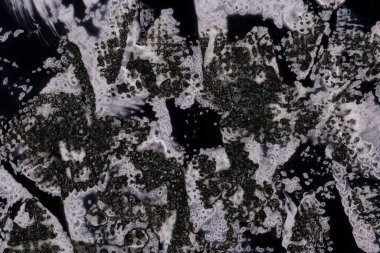 Karanlık soyut dokulu arka planlar. Lekeler ve lekeler. Alkol mürekkebi.