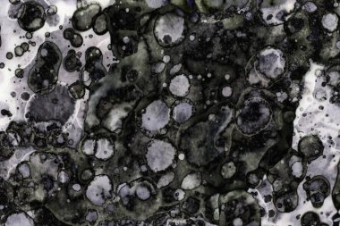 Karanlık soyut dokulu arka planlar. Lekeler ve lekeler. Alkol mürekkebi.