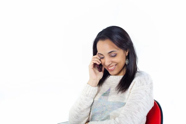 Chica feliz en el teléfono — Foto de Stock