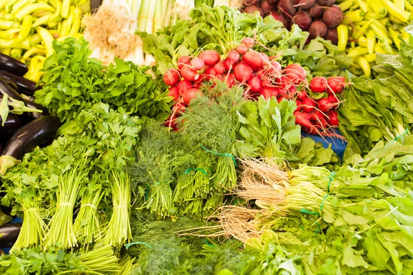 Étal de légumes au marché — Photo