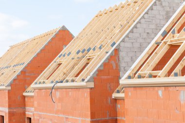 tuğla ev yapım aşamasında