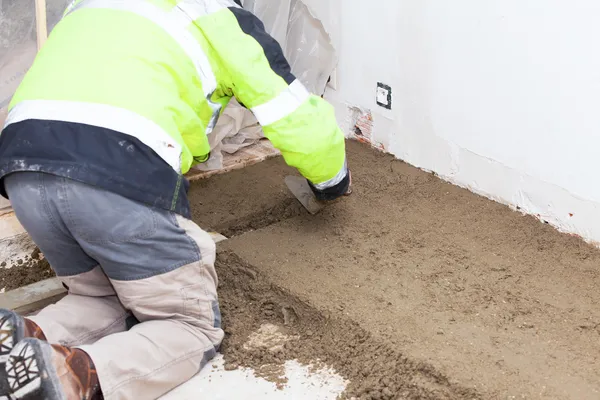 Mason slät avdragare cement — Stockfoto