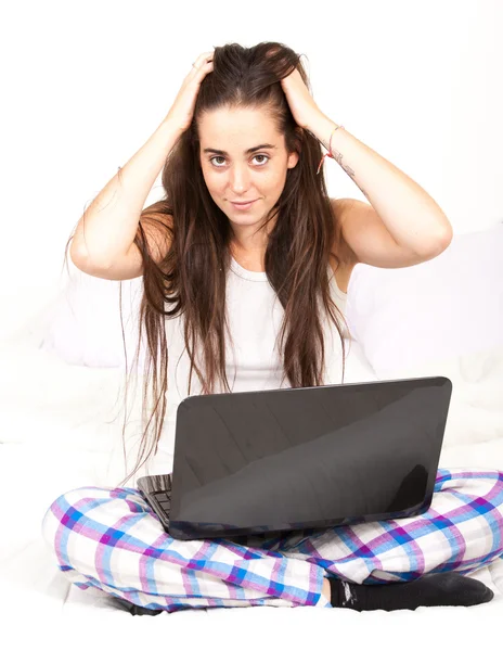 Estudiante con laptop — Foto de Stock