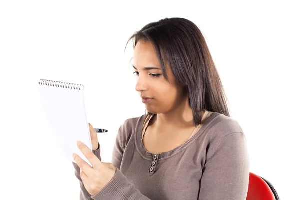 Frau, die Briefe schreibt — Stockfoto