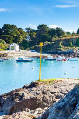 Fransa 'da Sauzon Limanı Morbihan' da Belle en Mer adasında