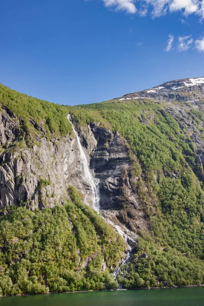 Beautiful Imposing Norwegian Fjord Spring Its Waterfalls —  Fotos de Stock