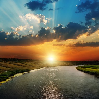 günbatımı Nehri üzerinde