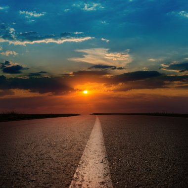 Sunset asfalt yol