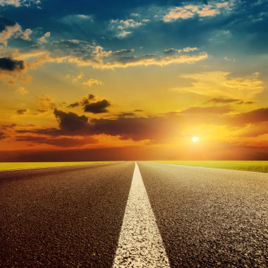 günbatımı giden yol