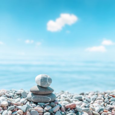 Zen gibi taş Plajı. yumuşak odak