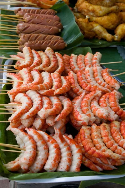 Alimentos en la playa tailandesa — Foto de Stock