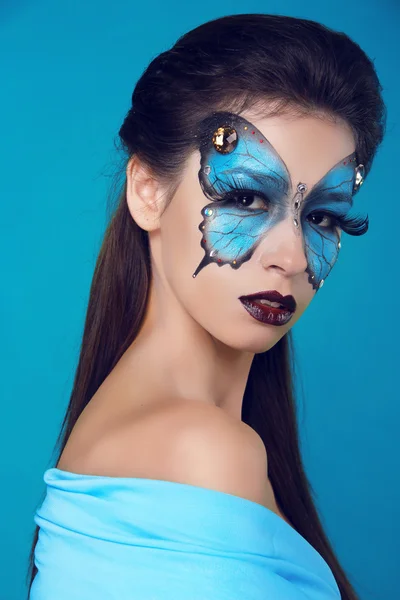 Mulher da moda Retrato. Maquiagem de borboleta, maquiagem de arte facial — Fotografia de Stock