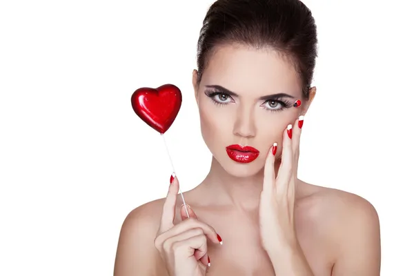 Retrato de belleza. Mujer hermosa Spa con labios rojos, cuidado po — Foto de Stock