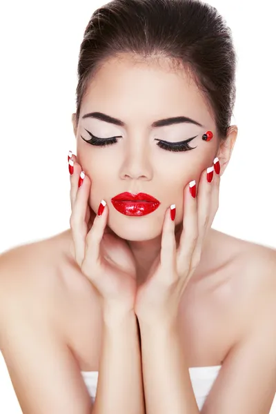 Moda Beleza. Manicura e maquilhagem. Arte das unhas. Mulher bonita — Fotografia de Stock