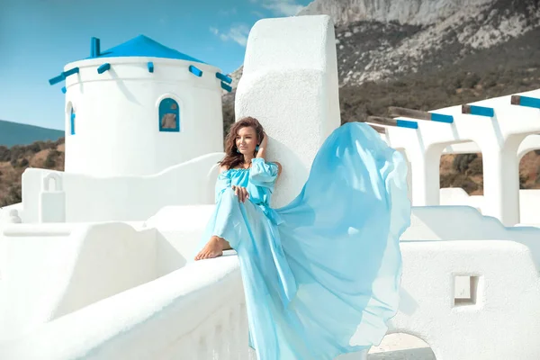 Romantic Girl Curly Hair Blue Chiffon Dress Sitting White Balcony — Stock Photo, Image