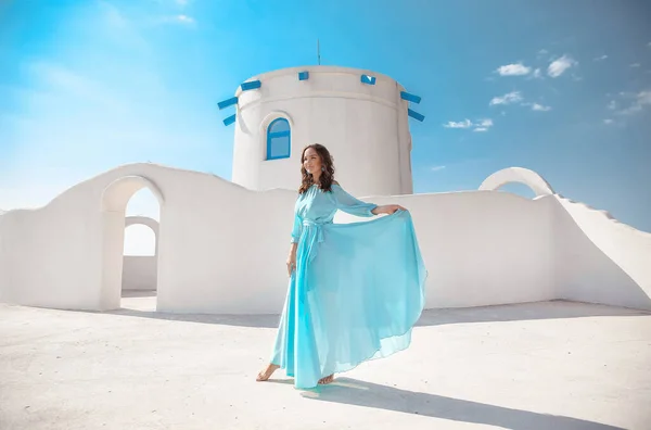 Romantic Girl Curly Hair Blue Chiffon Dress Posing Traditional Greek — Stock Photo, Image