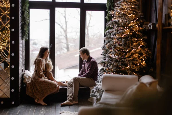 Full Family Celebrates Christmas Home Windowsill Nice Cozy Loft Interior — Stock Photo, Image