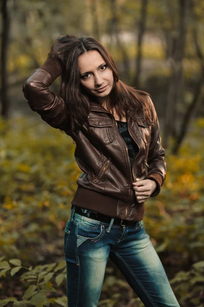 Retrato de outono adiantado da menina — Fotografia de Stock