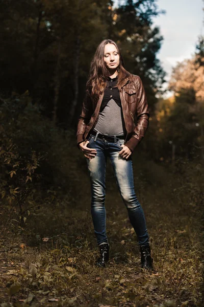 Ritratto di inizio autunno della ragazza — Foto Stock