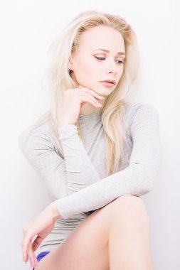 şehvetli sarışın