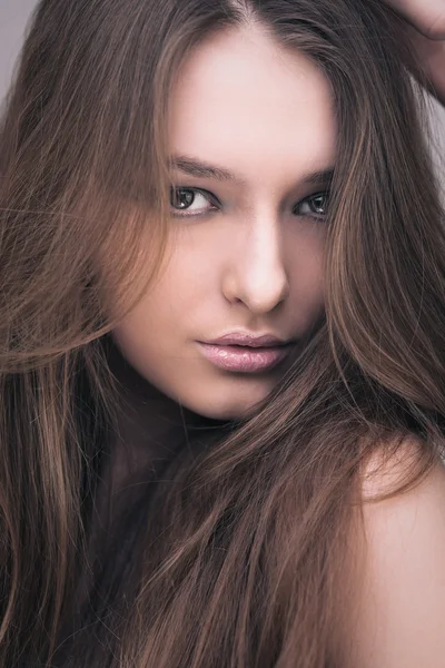 Piękna brunetka moda — Zdjęcie stockowe