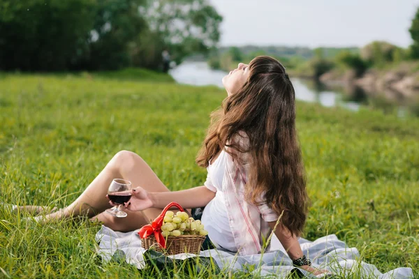 Enjoying picnic — Stock Photo, Image