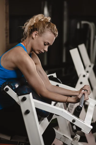 Biceps training — Stock Photo, Image