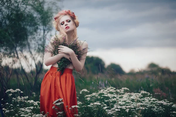 Mulher loira romântica — Fotografia de Stock