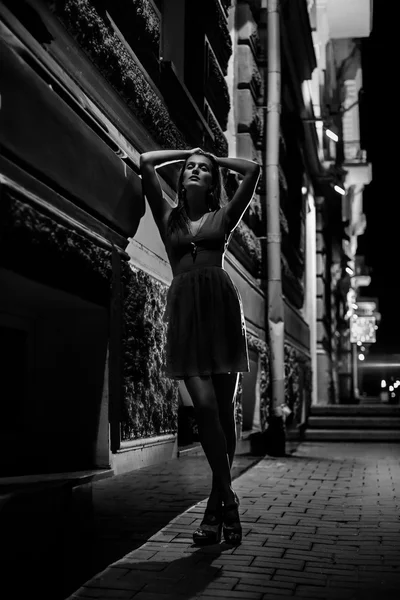 Lady in night — Stock Photo, Image
