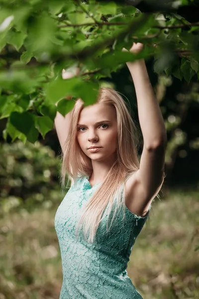 Blond in nature — Stock Photo, Image