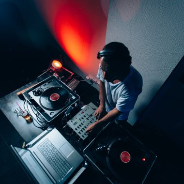erkek dj Club