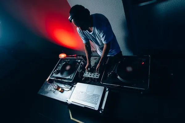 erkek dj Club