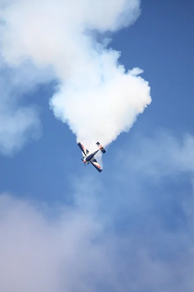 Riga, Lotyšsko - srpen 20: pilotní z usa jeff boerboon na extra — Stock fotografie