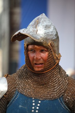 Riga, Letonya - Ağustos 21: tarihsel keşif gelen kimliği belirsiz adam