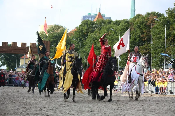 Riga, Łotwa - 21 sierpnia: Diabły jeźdźców stunt team Pokaż dur — Zdjęcie stockowe