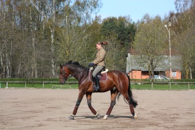 genç kadın ata paça