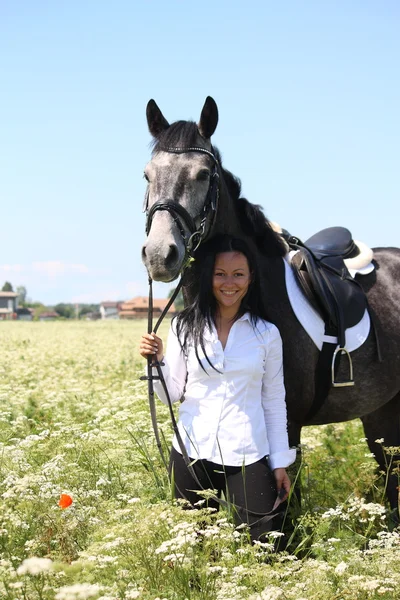 Beautiful caucasian young woman and horse portrait — Stock Photo, Image