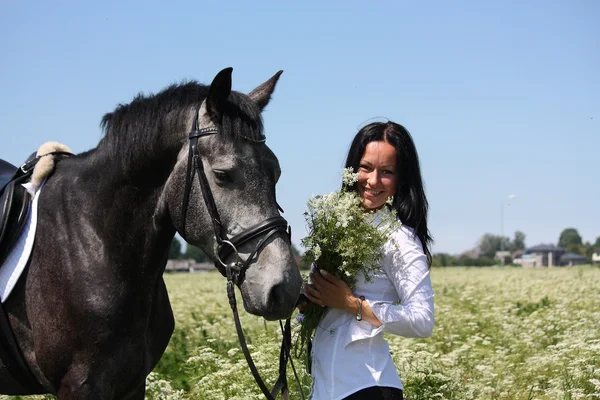 Beautiful caucasian young woman and horse portrait — Stock Photo, Image