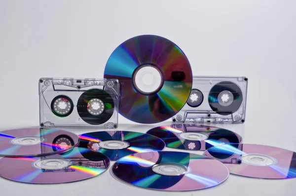 kompakt kaset ve CD dvd.