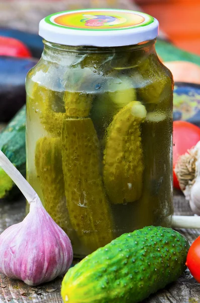 Konserverade pickles. Stockbild