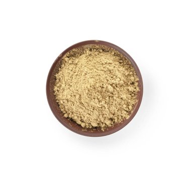 Beyaz arka planda hojicha pudrası olan kase