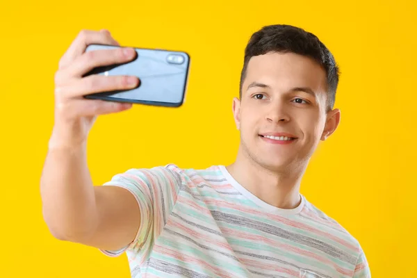 Young Man Taking Selfie Color Background — Stock Photo, Image