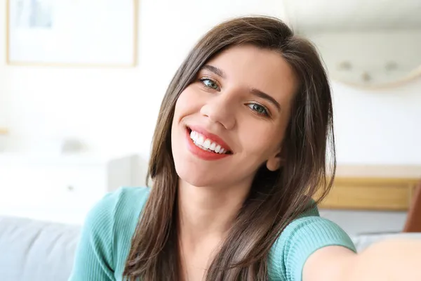 Beautiful Young Woman Taking Selfie Home — Stock Photo, Image