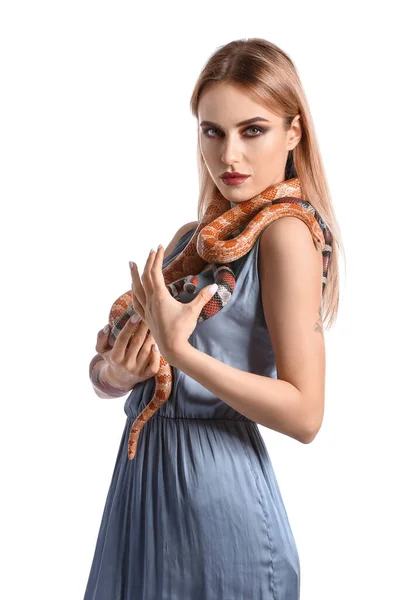 Sexy Junge Frau Mit Schlangen Auf Weißem Hintergrund — Stockfoto