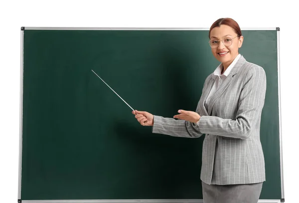 Porträt Einer Lehrerin Der Nähe Der Kreidetafel Auf Weißem Hintergrund — Stockfoto